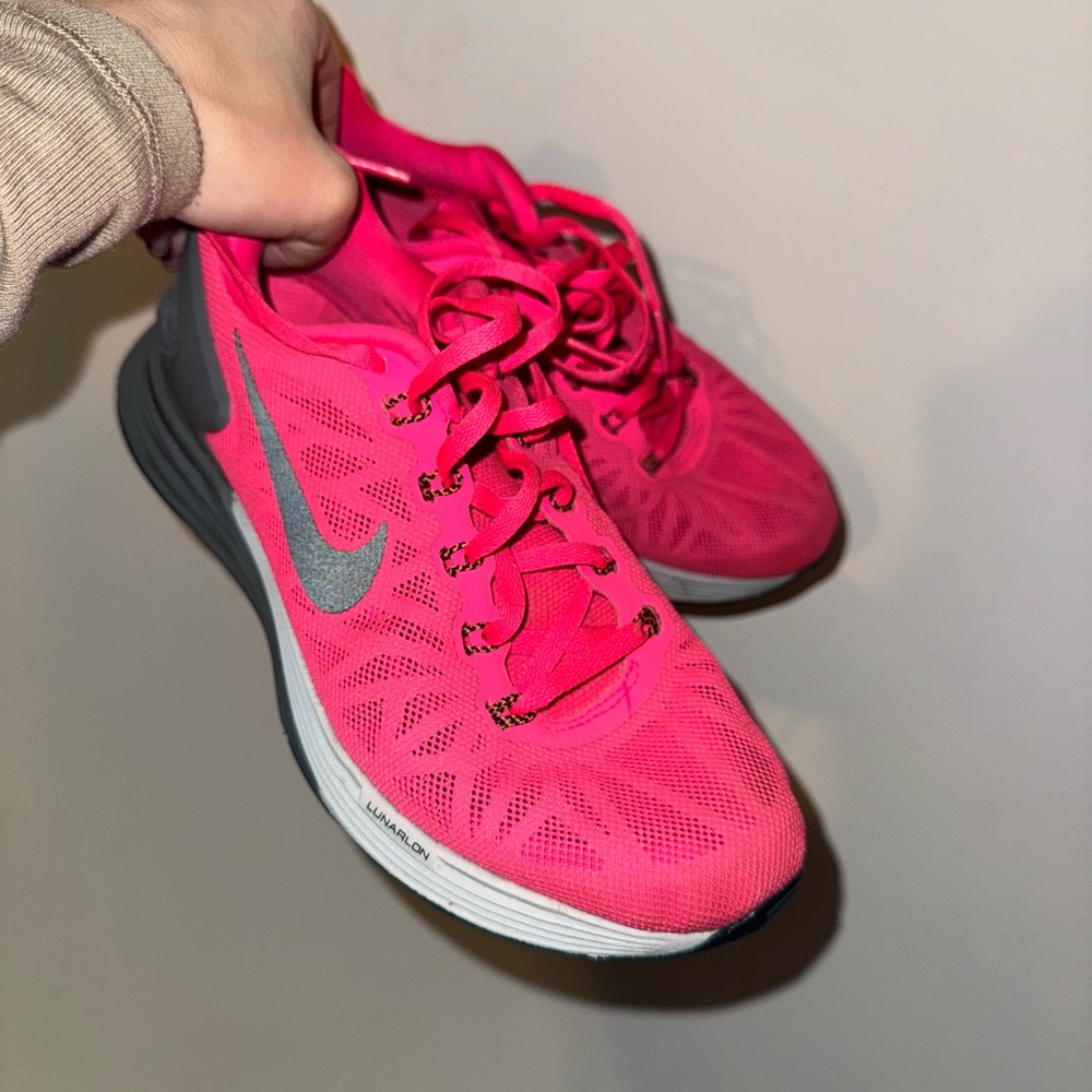 Nike Women's Pink and Gray Athletic Shoes size 7 NWOT
